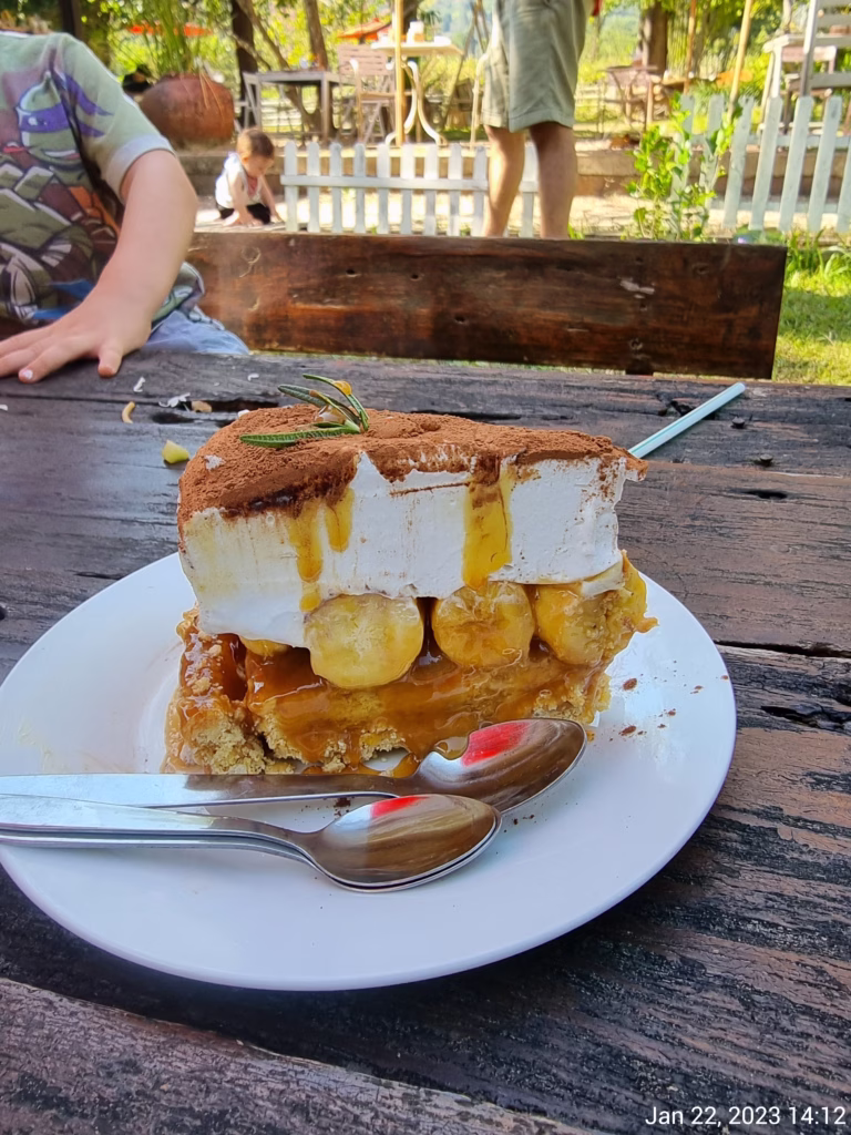 Cake on the way to Pai with babies