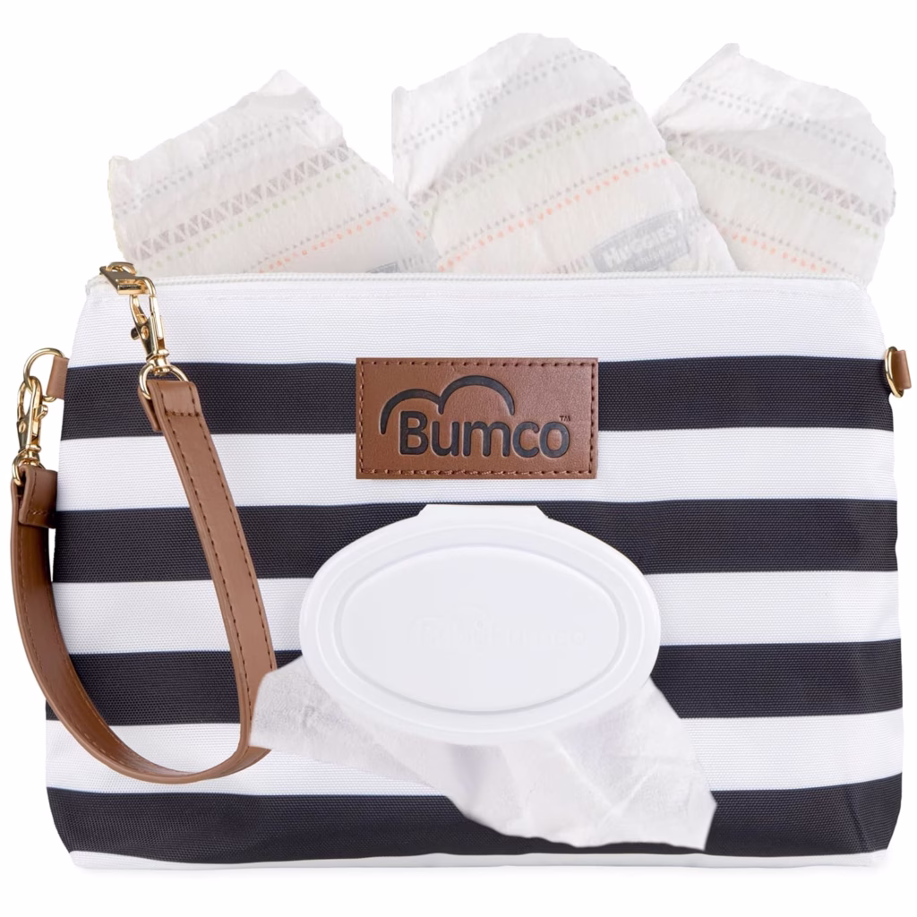 diaper clutch that shows hoe a few diapers and wipes fit in